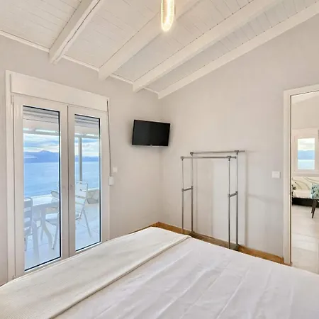 아파트 Nireos Coast Evia - Panoramic Seaview Gem *